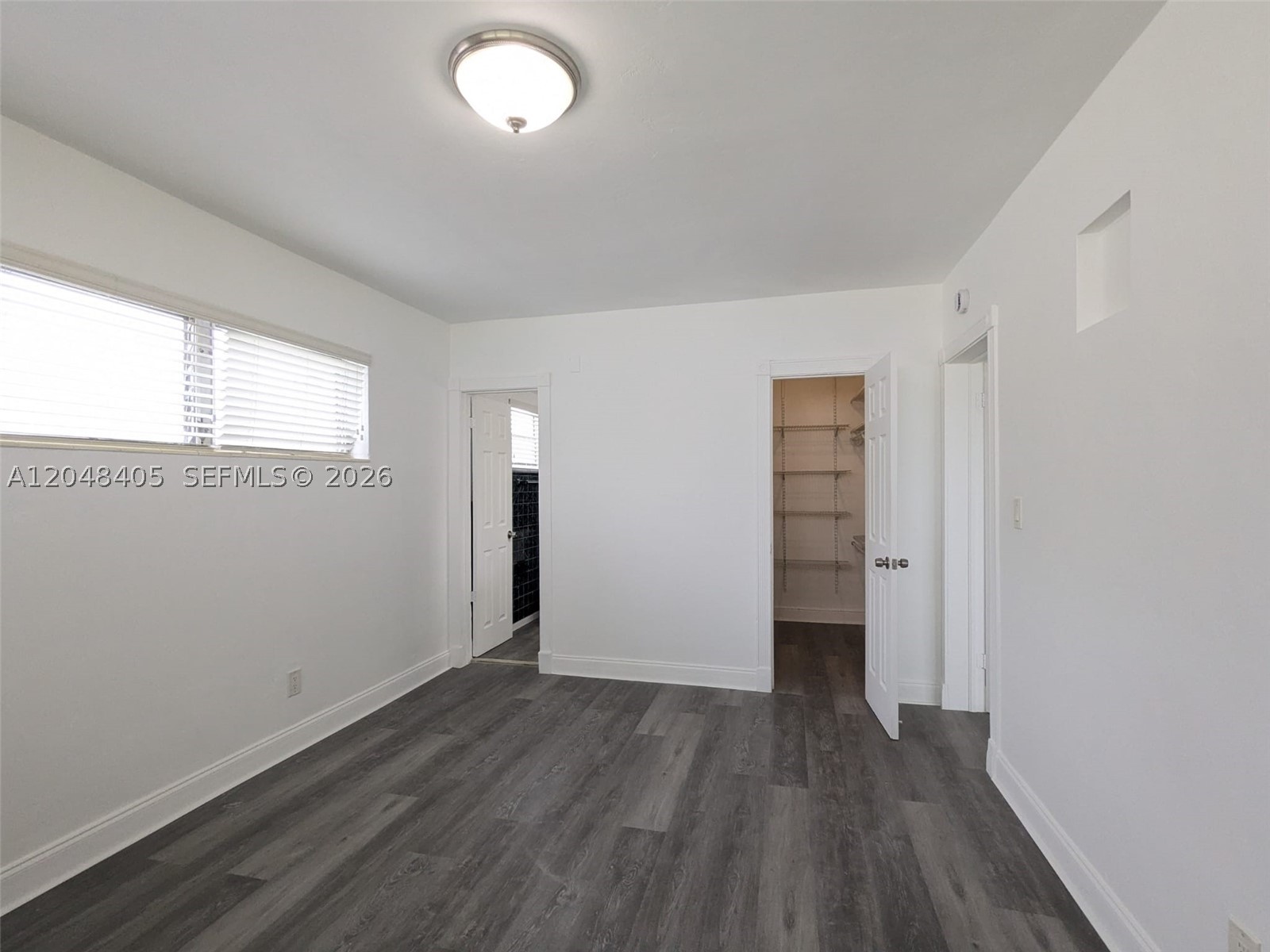 7815 Crespi Blvd 1 Property Photo 6