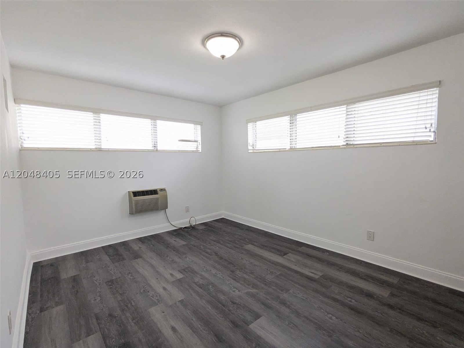 7815 Crespi Blvd 1 Property Photo 9