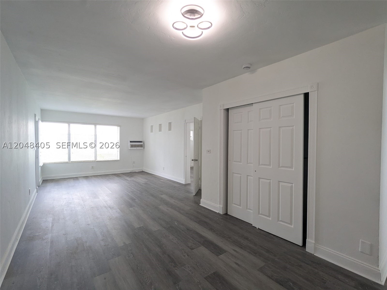 7815 Crespi Blvd 1 Property Photo 11