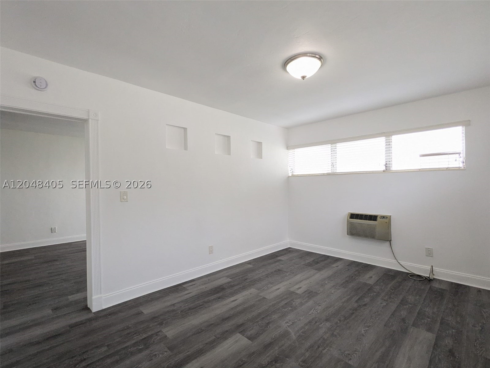 7815 Crespi Blvd 1 Property Photo 14