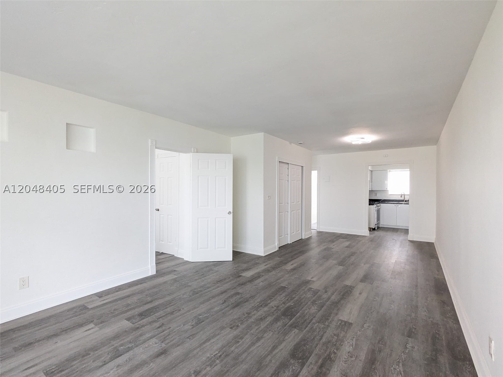7815 Crespi Blvd 1 Property Photo 15