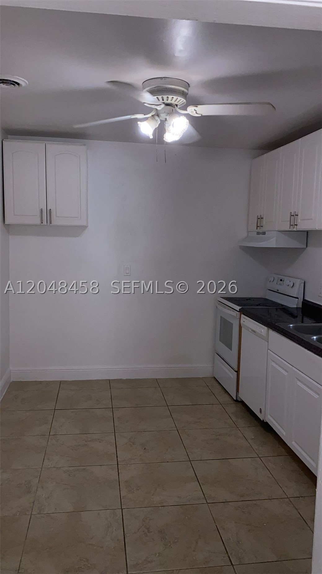 A12048458 Property Photo 18