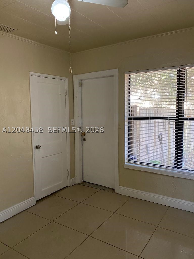 A12048458 Property Photo 24