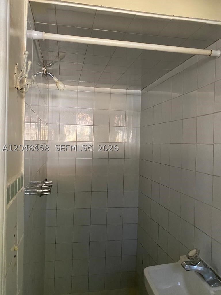 A12048458 Property Photo 28