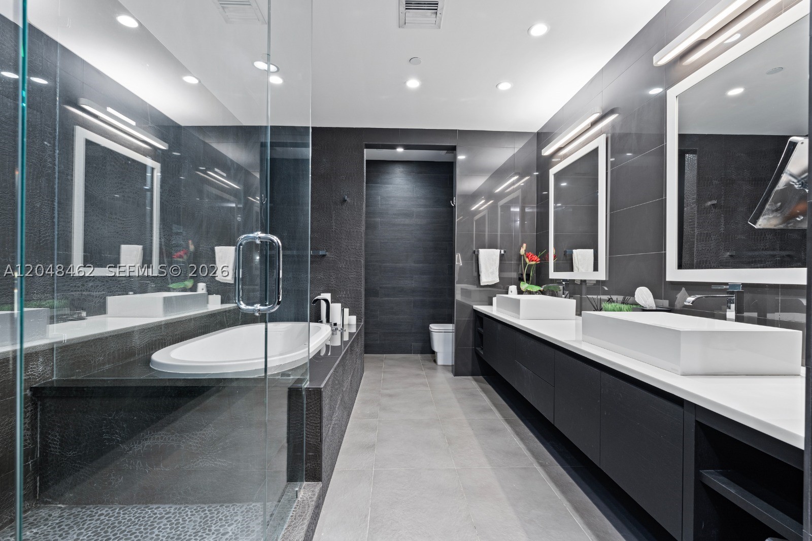 1425 Brickell Ave 42e Property Photo 14