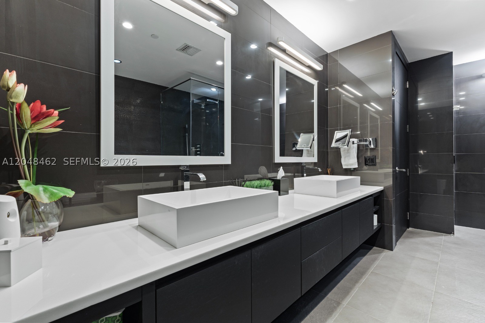 1425 Brickell Ave 42e Property Photo 18