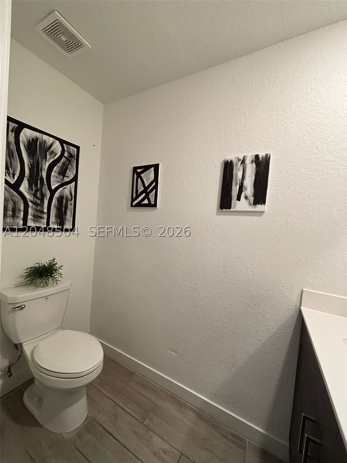 830 Se 19th St Property Photo 6