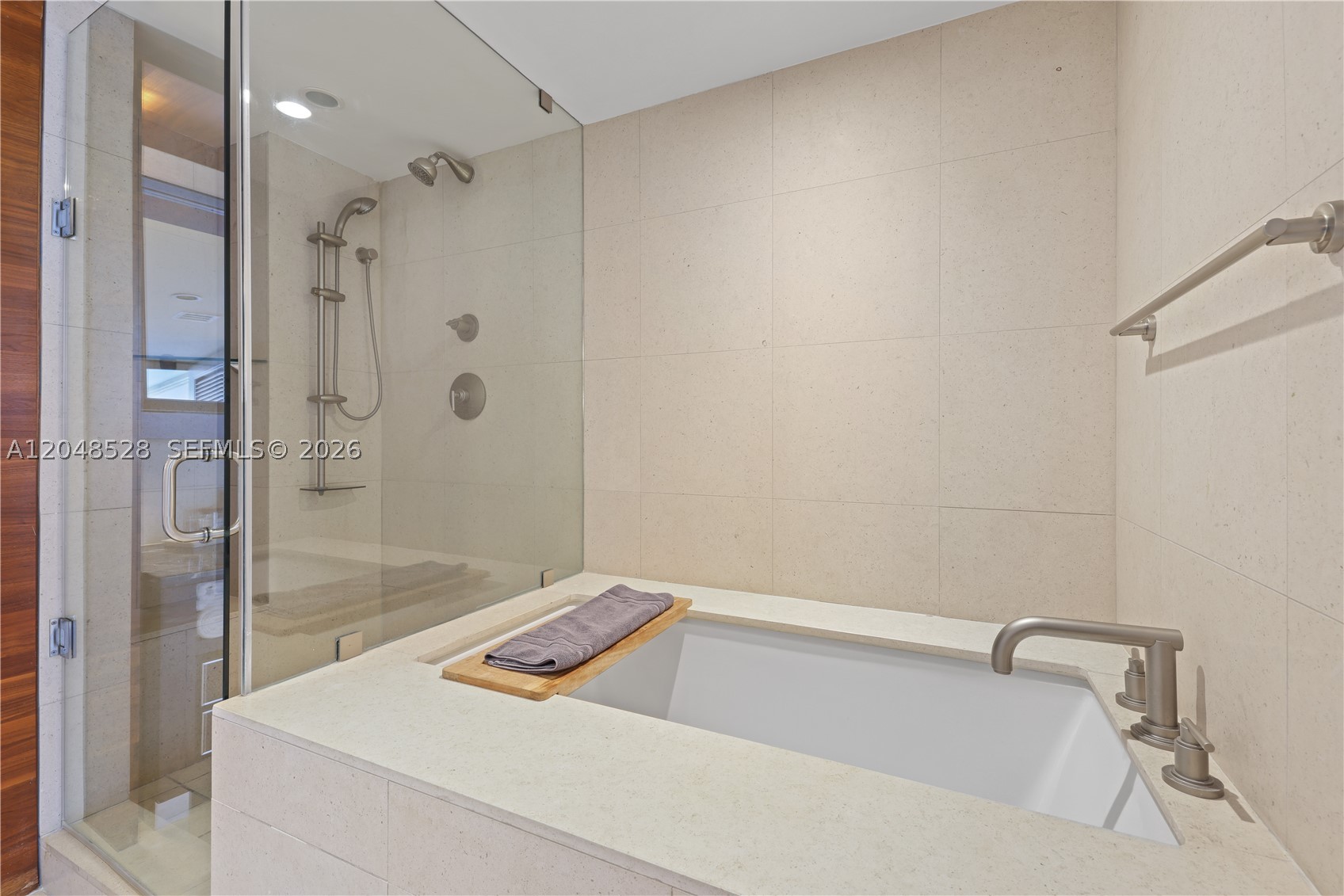6801 Collins Ave 516 Property Photo 7