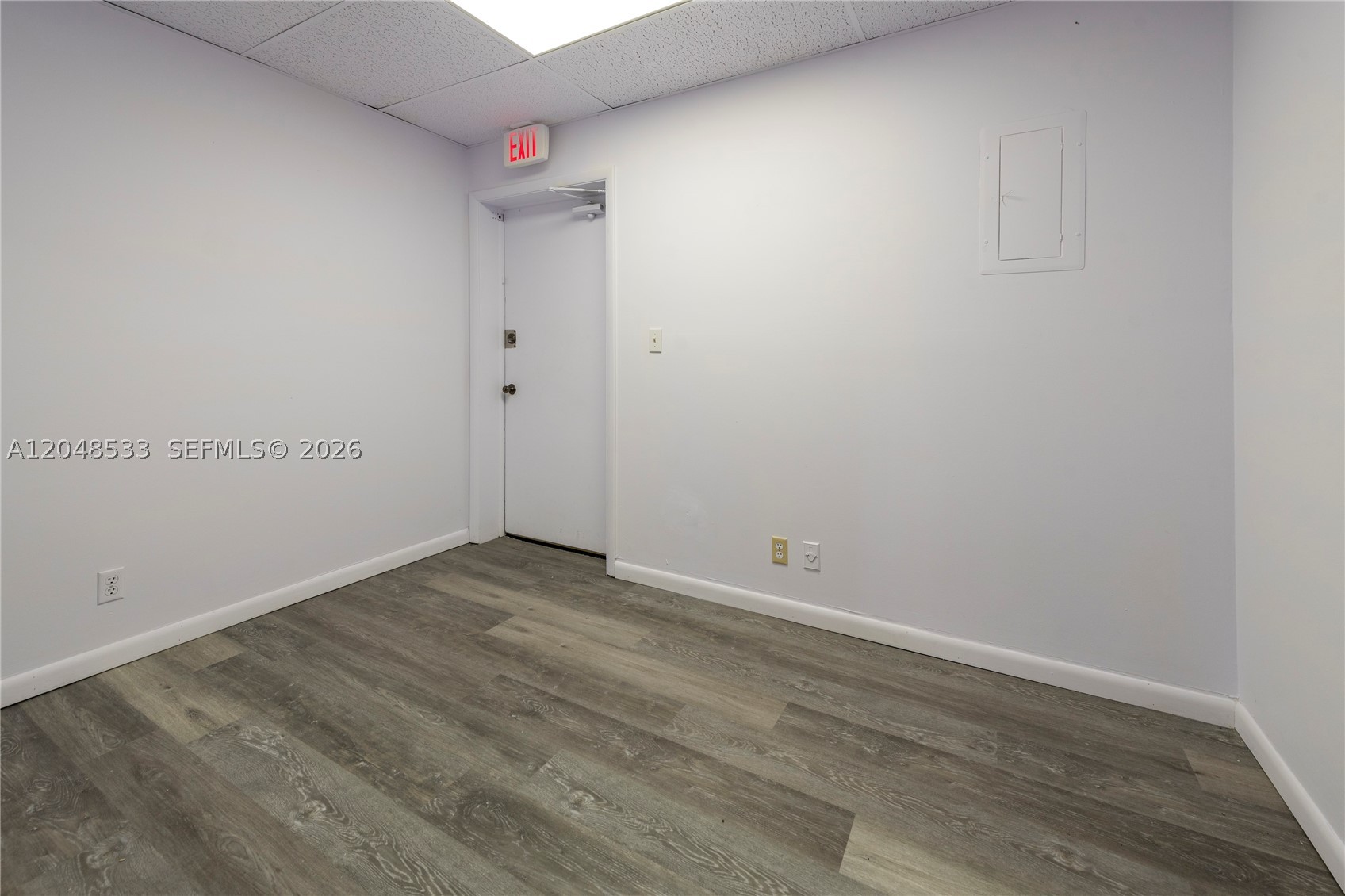 3801 N University Dr 320 Property Photo 11