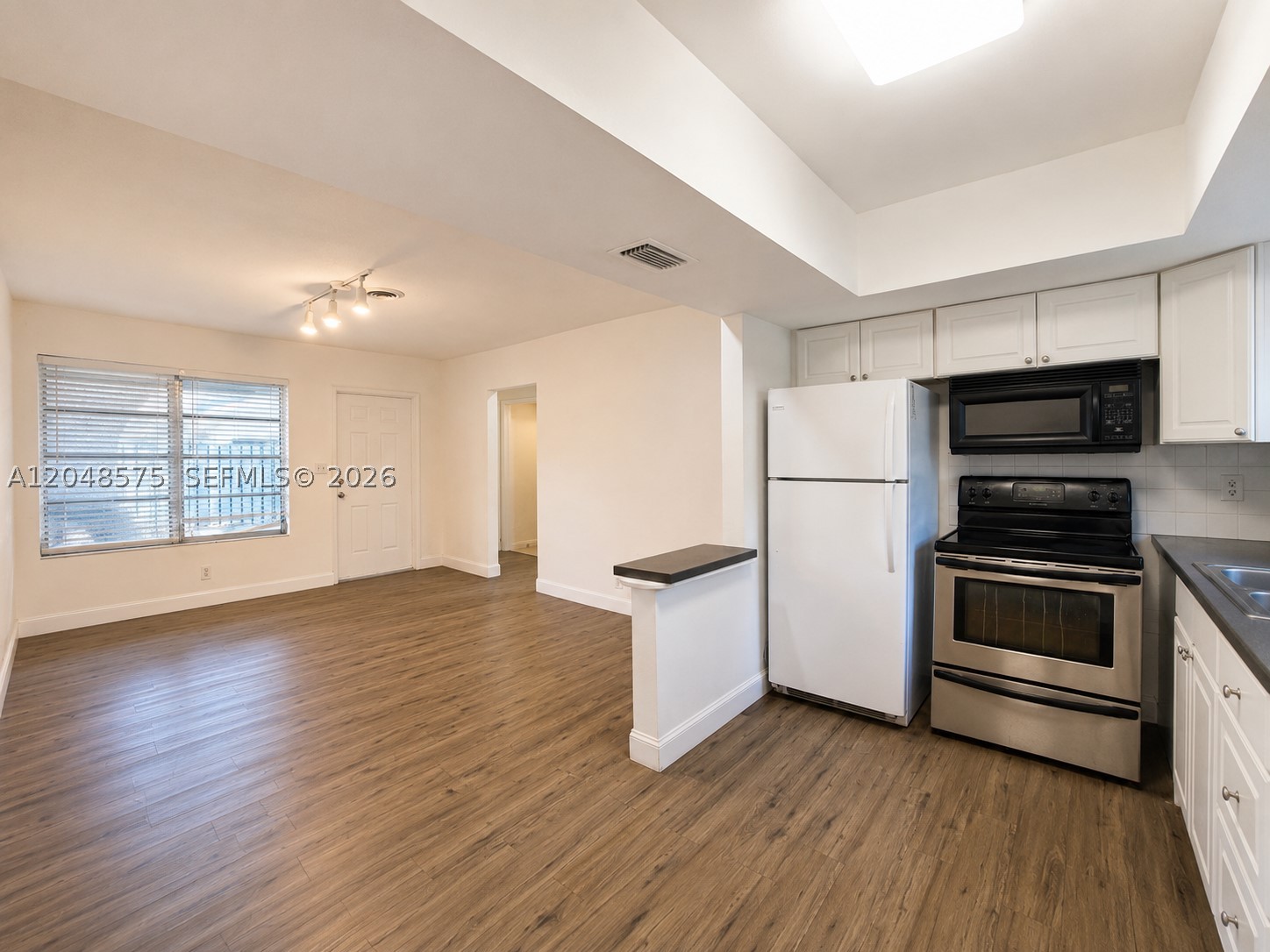 117 NE 30th Ct 2 Property Photo 1