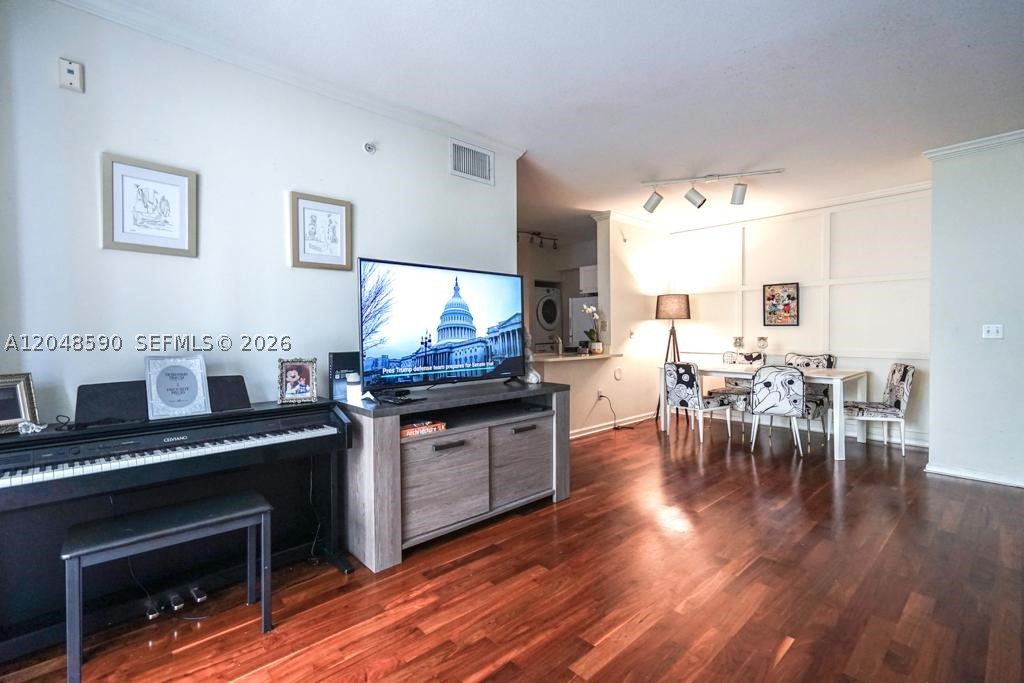 17145 N Bay Rd 4403 Property Photo 8