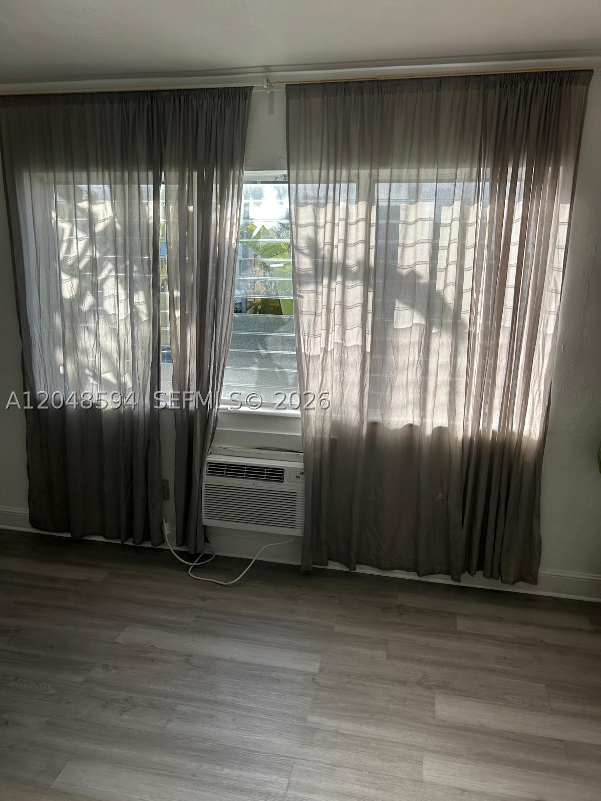 761 Euclid Ave 9 Property Photo 6