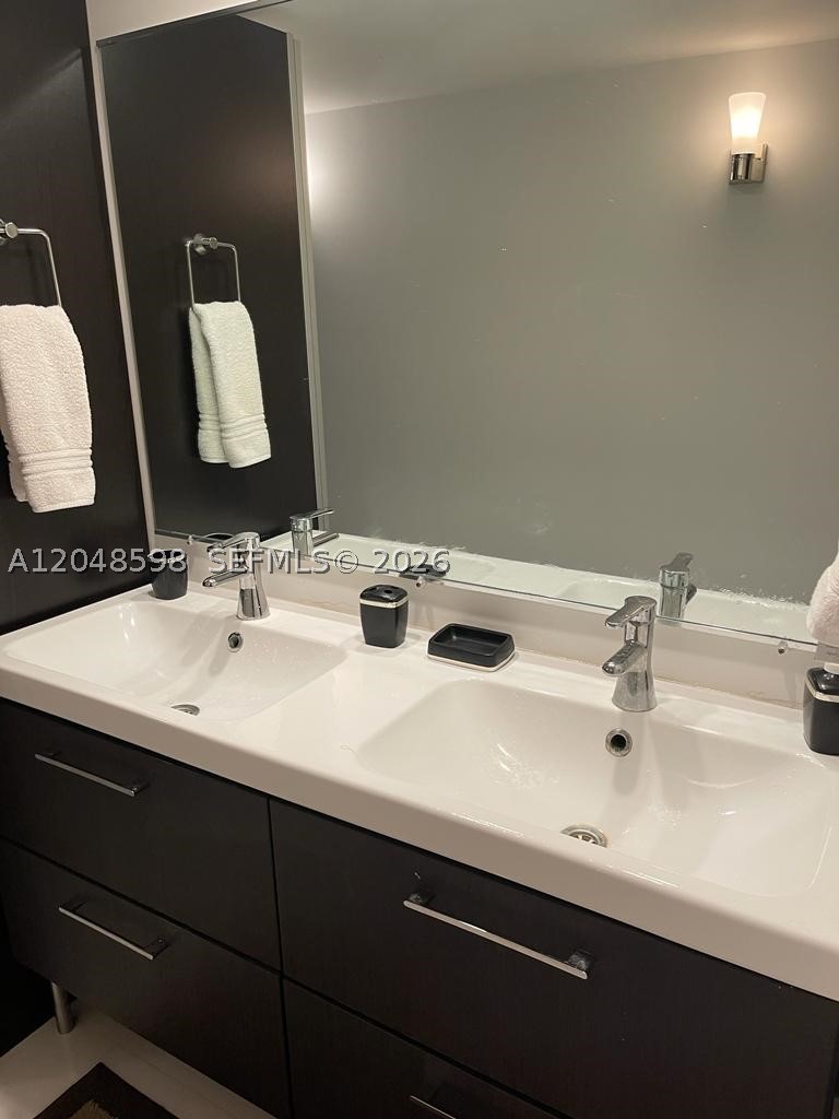 5701 Collins Ave 1411 Property Photo 10