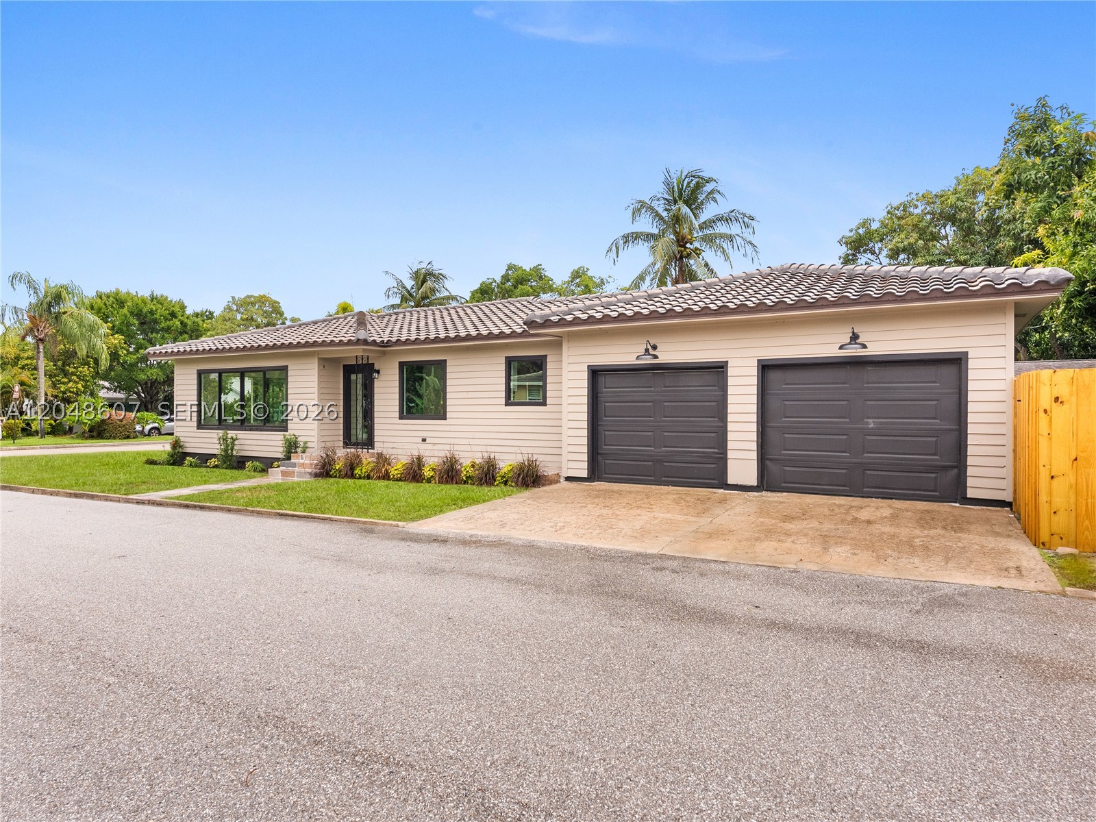 801 S Palmway Property Photo 1