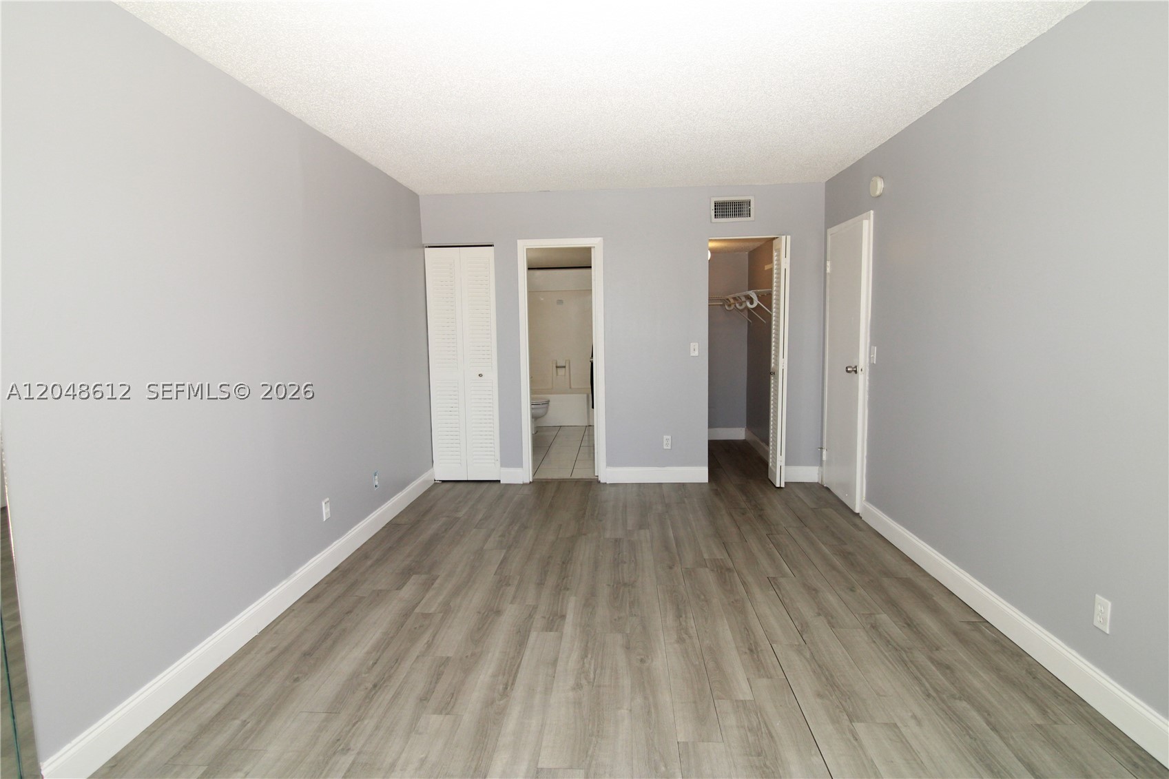 13499 Biscayne Blvd 412 Property Photo 8