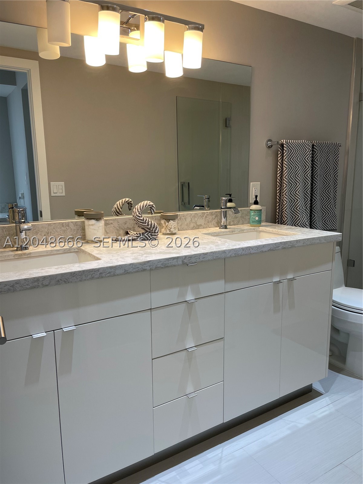 2500 Parkview Dr 1405 Property Photo 36