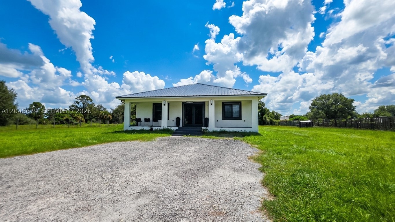 525 N Granja St Property Photo 10