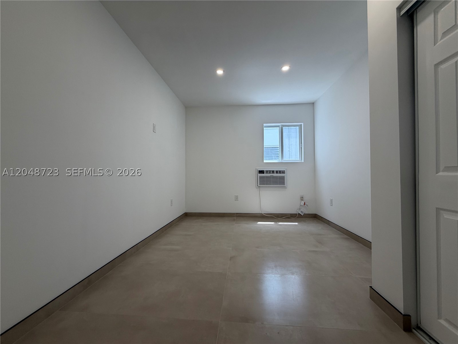 1235 Normandy Dr 7 Property Photo 2