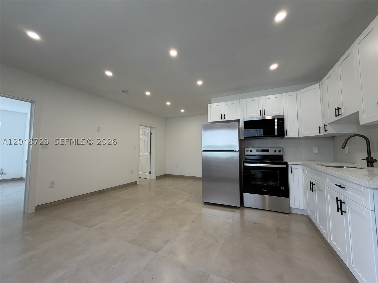 1235 Normandy Dr 7 Property Photo 6