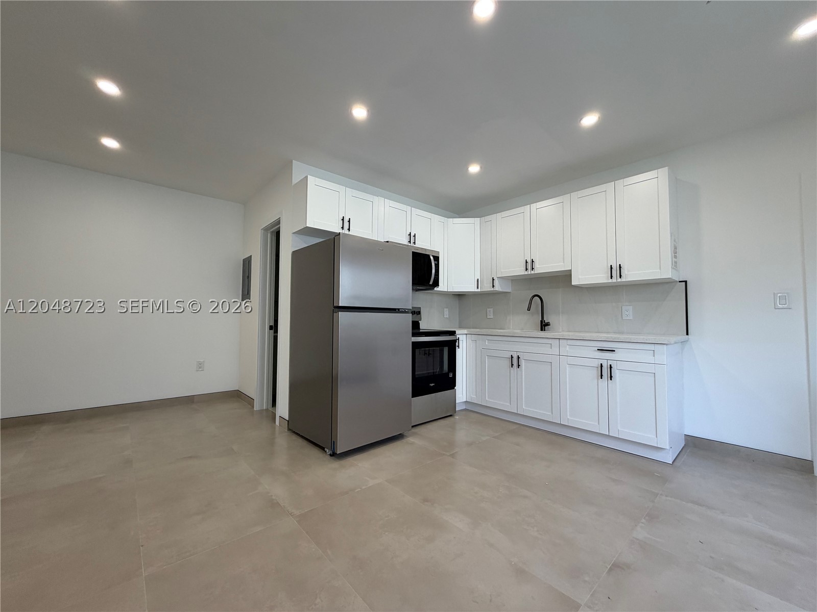 1235 Normandy Dr 7 Property Photo 8