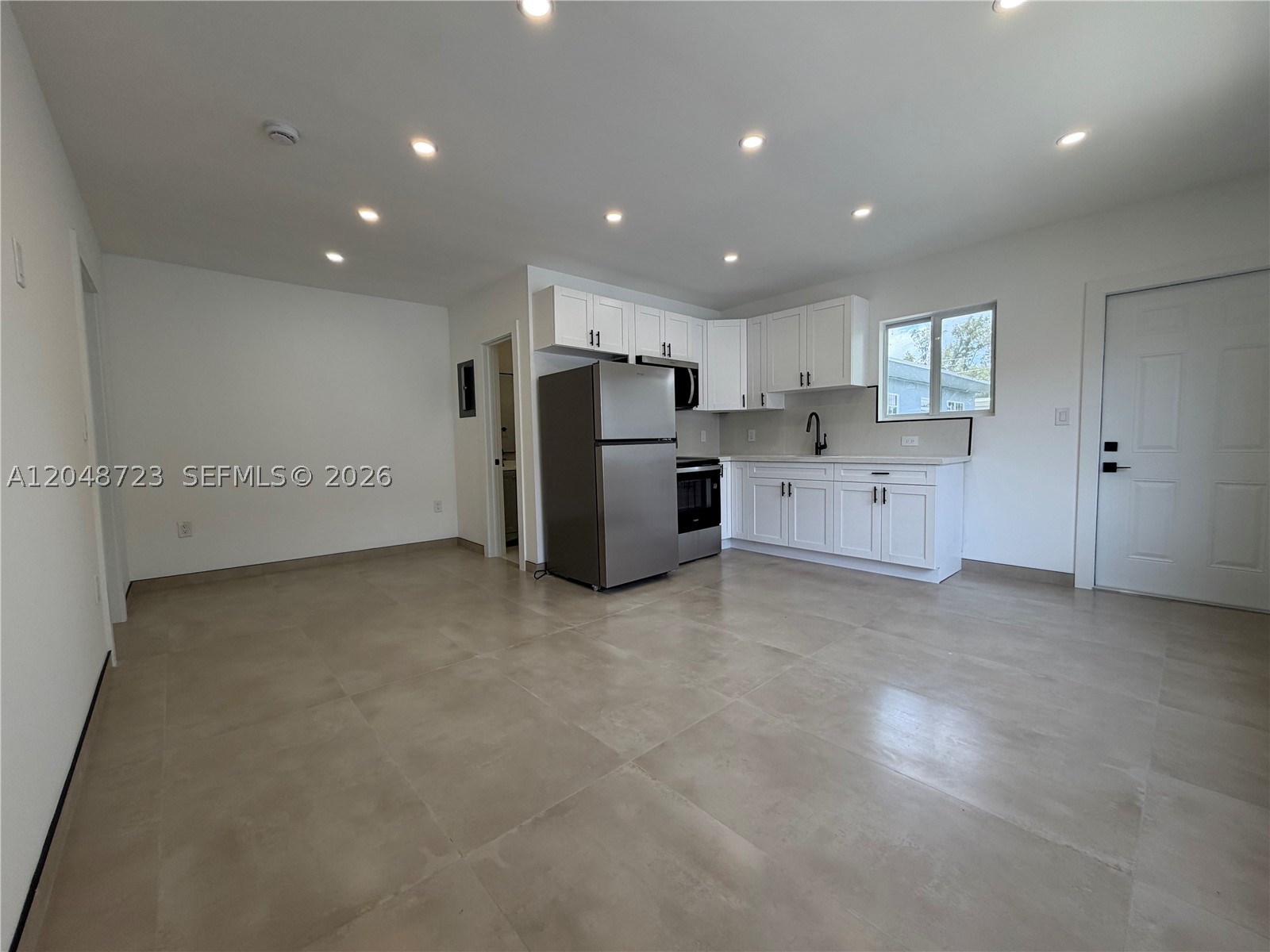 1235 Normandy Dr 7 Property Photo 10