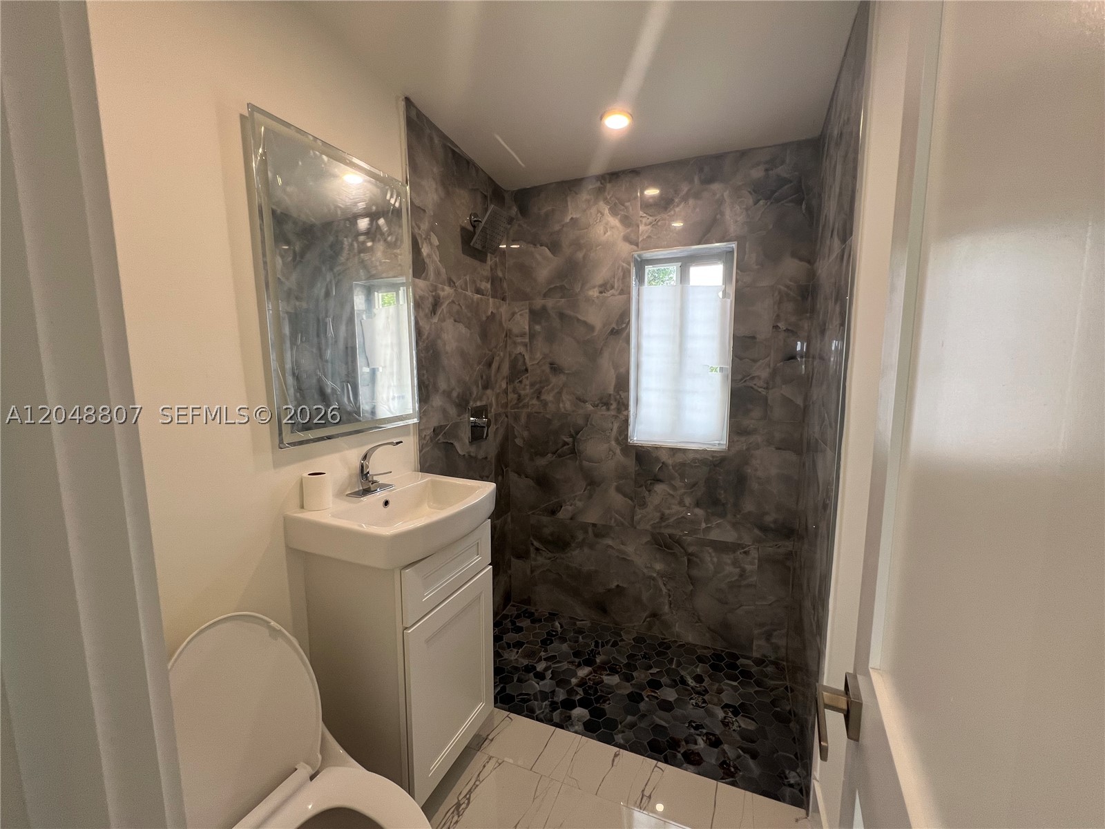 1831 Wilmington St Property Photo 7