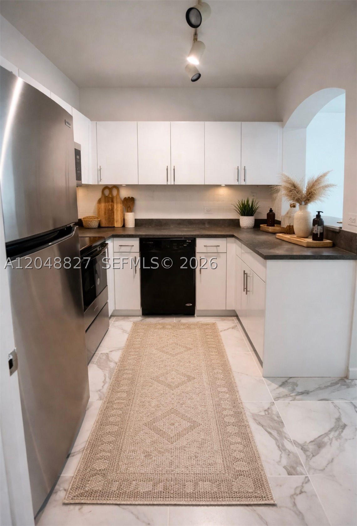 9172 Collins Ave 214 Property Photo 2