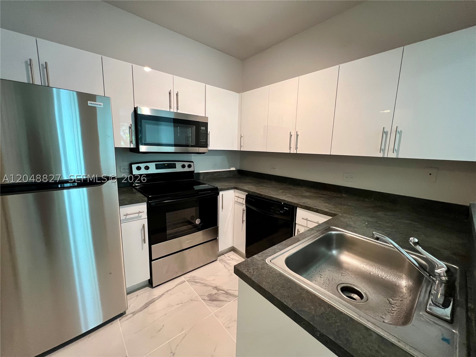 9172 Collins Ave 214 Property Photo 3