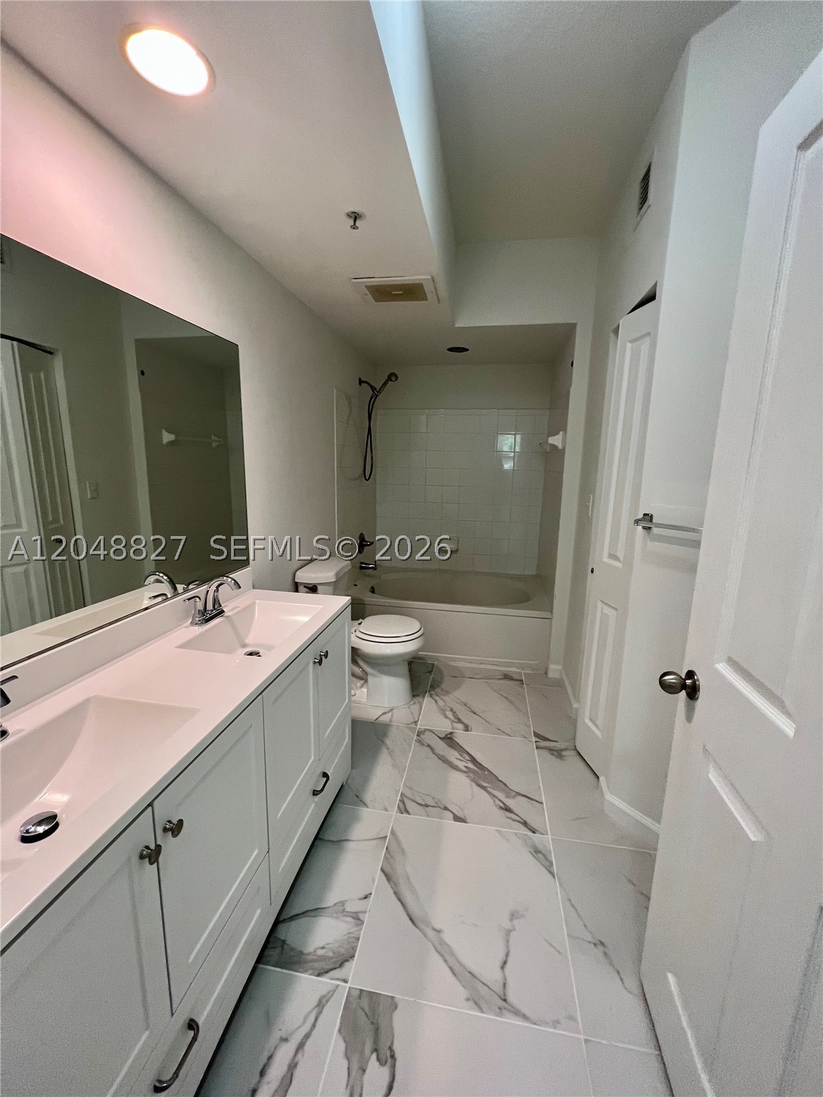 9172 Collins Ave 214 Property Photo 17