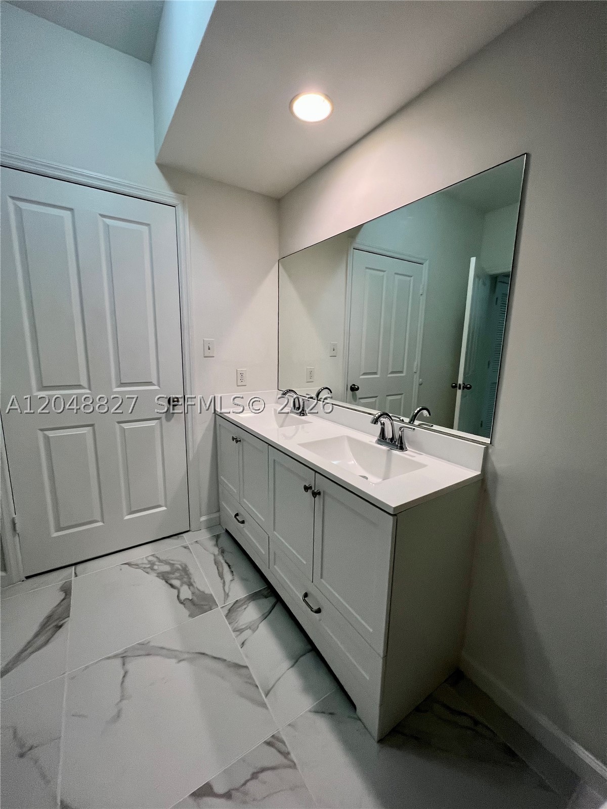 9172 Collins Ave 214 Property Photo 20