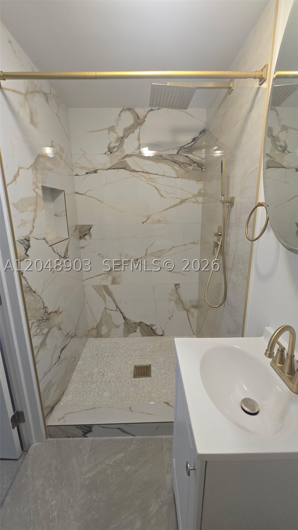 725 Sw 1st Ave 1 Property Photo 11