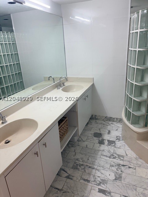 4000 Towerside Ter 1403 Property Photo 11