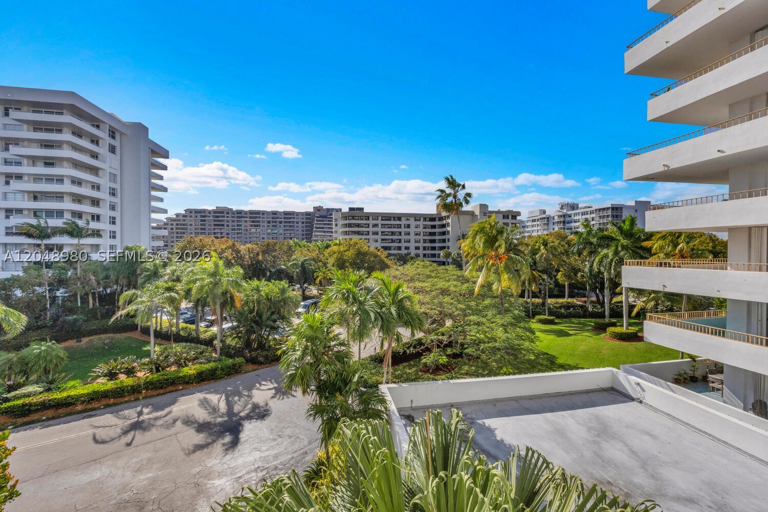 155 Ocean Lane Dr 413 Property Photo 18