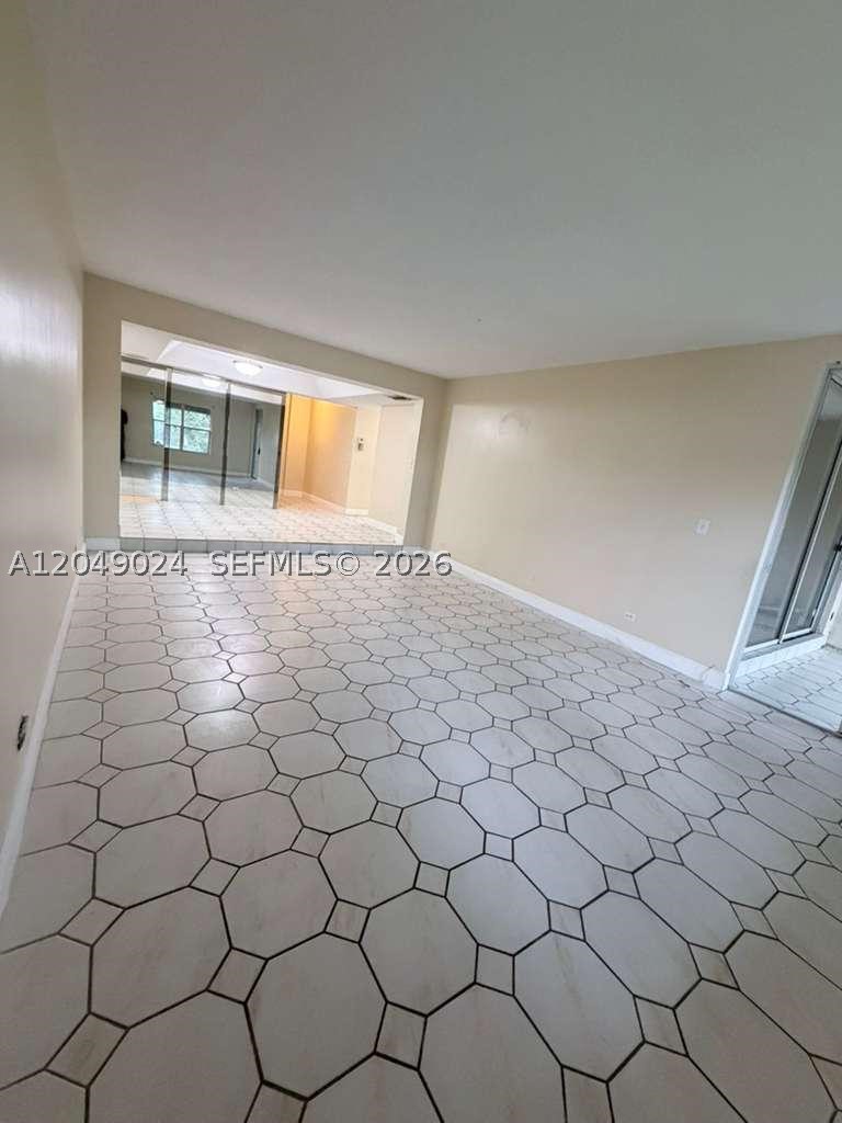 3720 Inverrary Dr 3l Property Photo 6