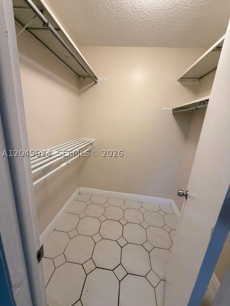 3720 Inverrary Dr 3l Property Photo 7