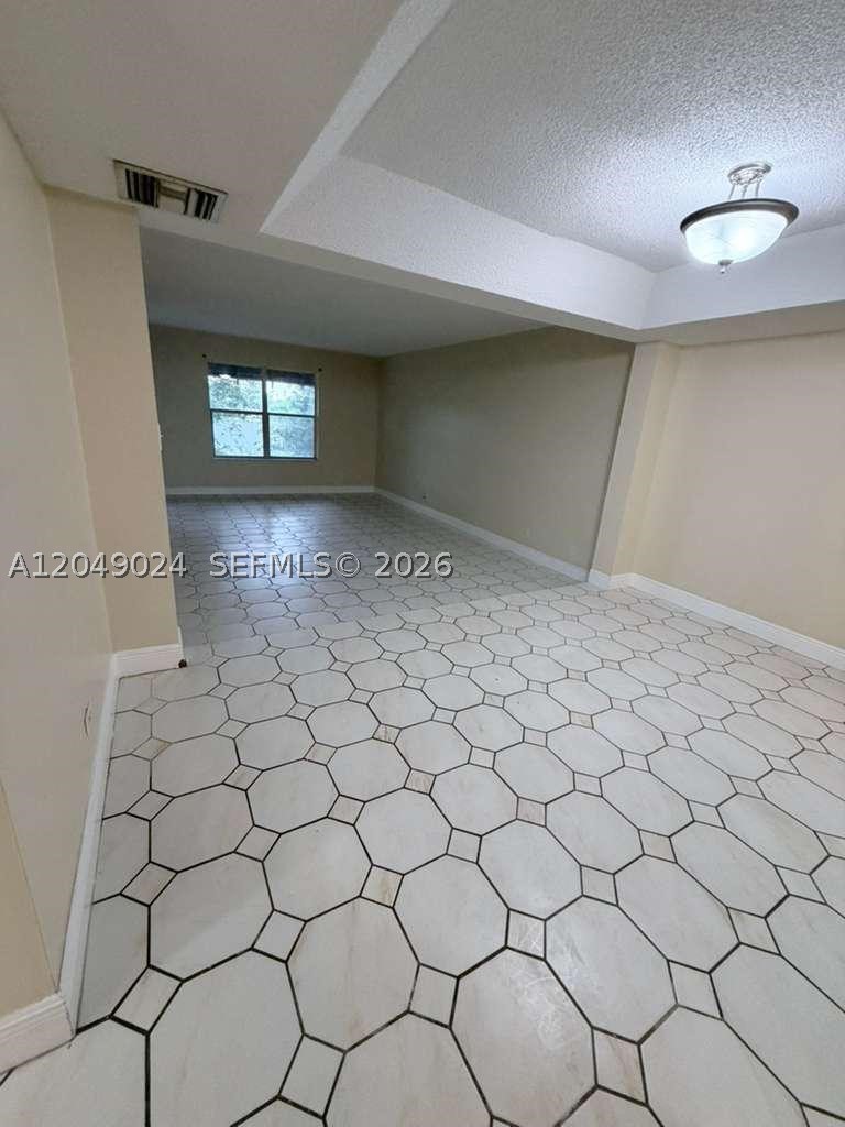 3720 Inverrary Dr 3l Property Photo 9