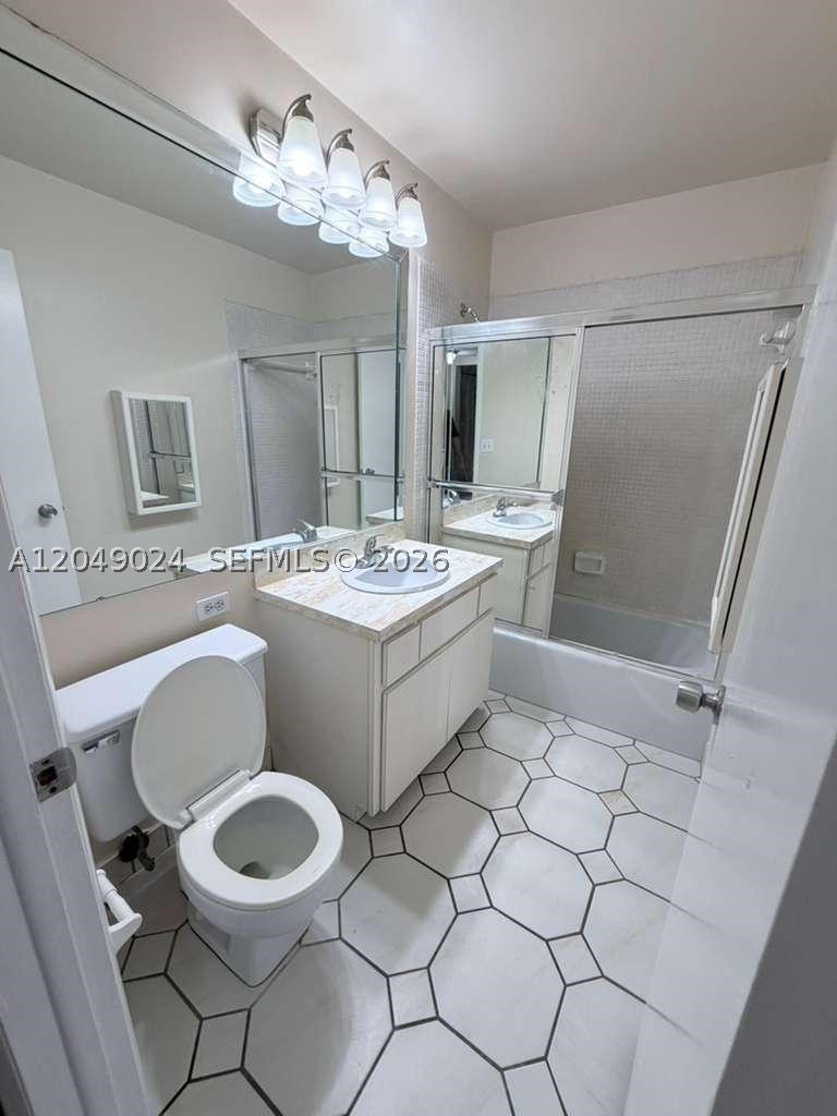 3720 Inverrary Dr 3l Property Photo 14