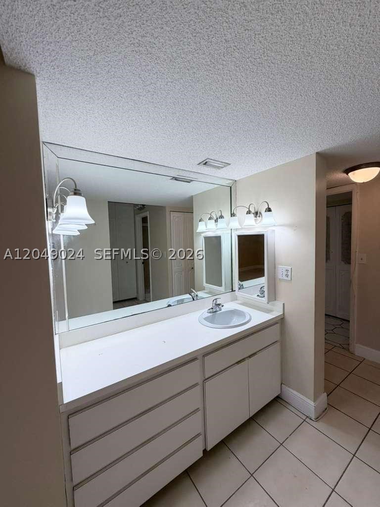 3720 Inverrary Dr 3l Property Photo 15
