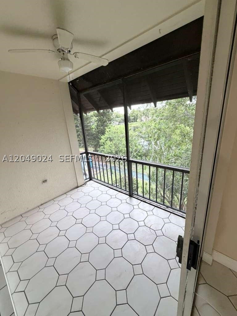 3720 Inverrary Dr 3l Property Photo 16