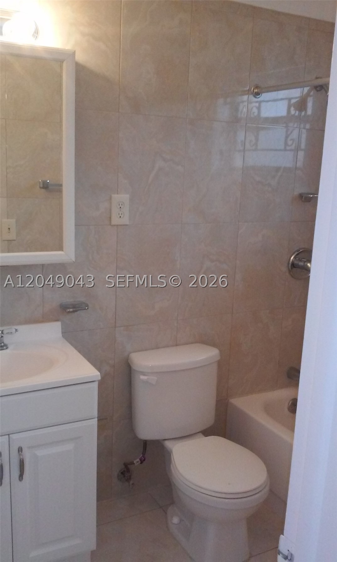 13215 Ne 6th Ave 103 Property Photo 4
