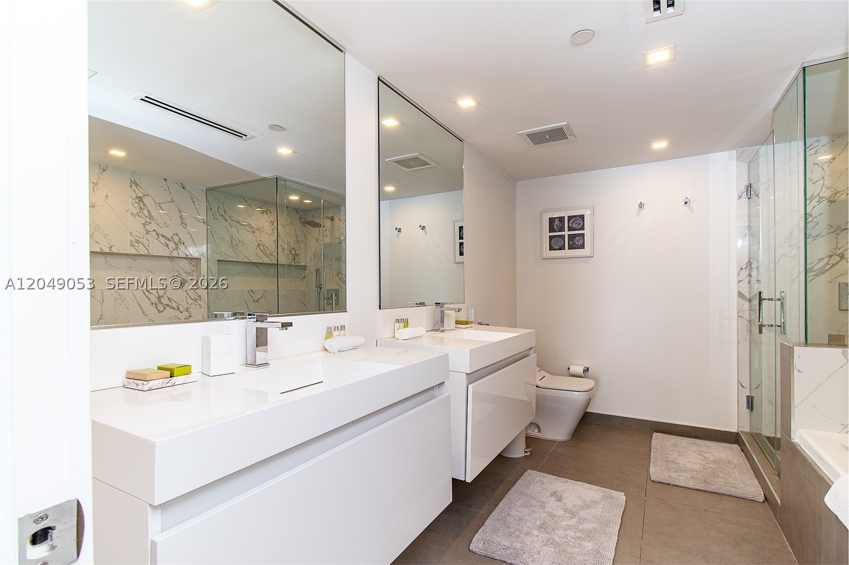 17375 Collins Ave 701 Property Photo 28