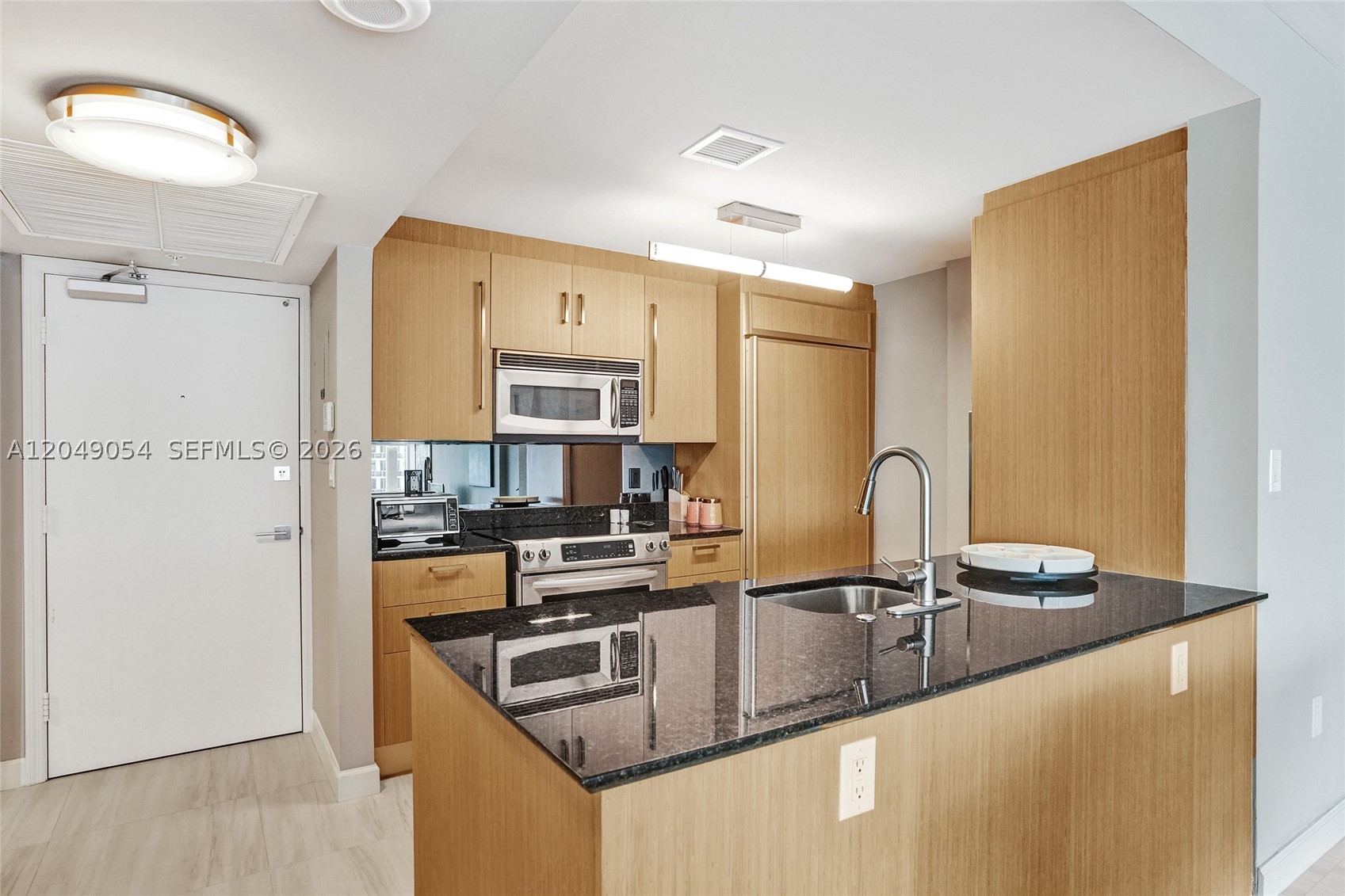 10275 Collins Ave 1116 Property Photo 7