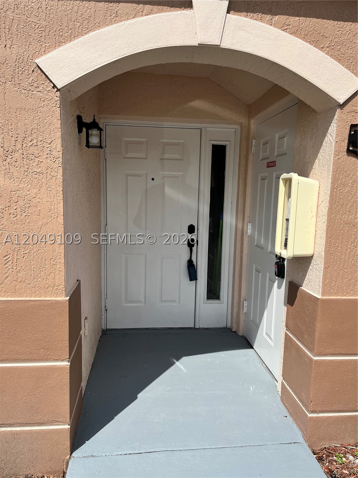 1261 SE 27th St 104 Property Photo 1