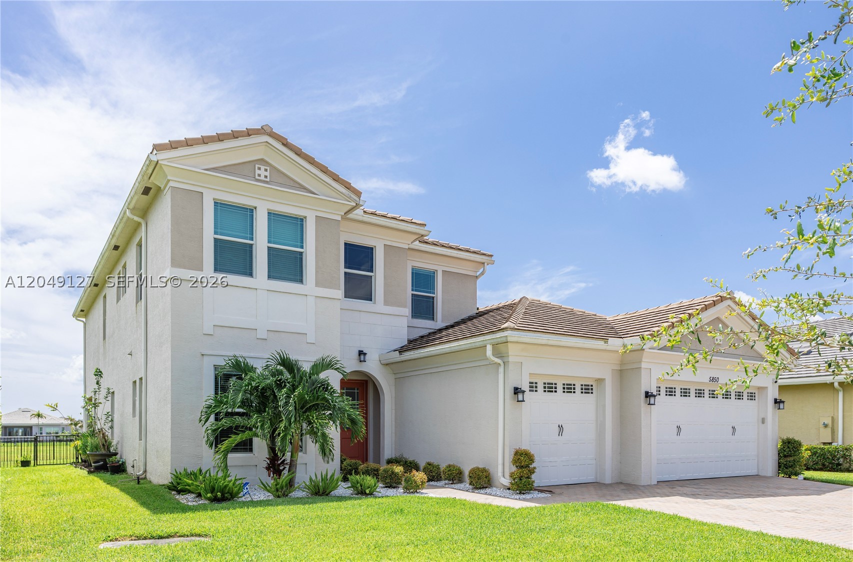 5850 Whippoorwill Cir Property Photo 3