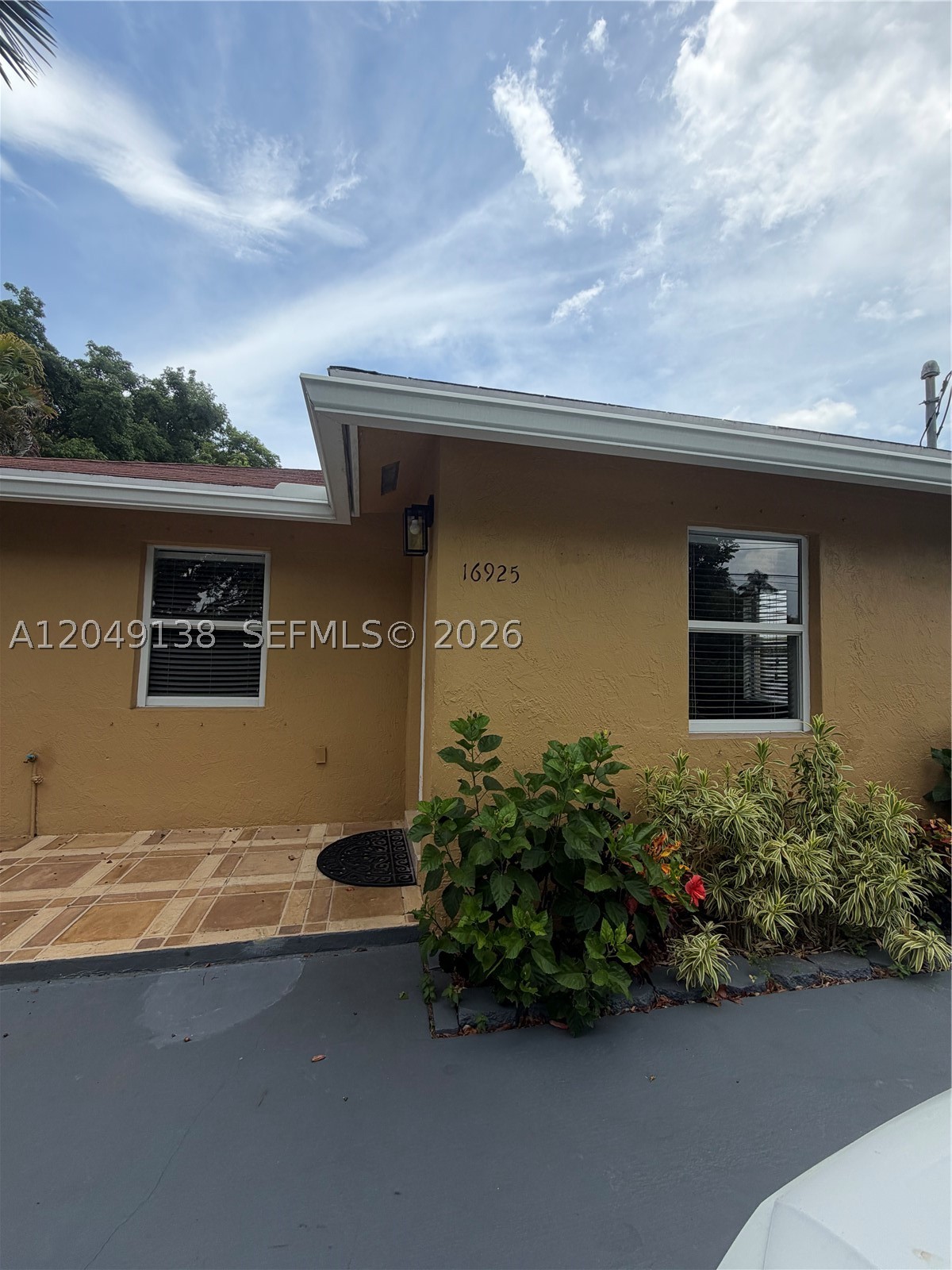A12049138 Property Photo 1