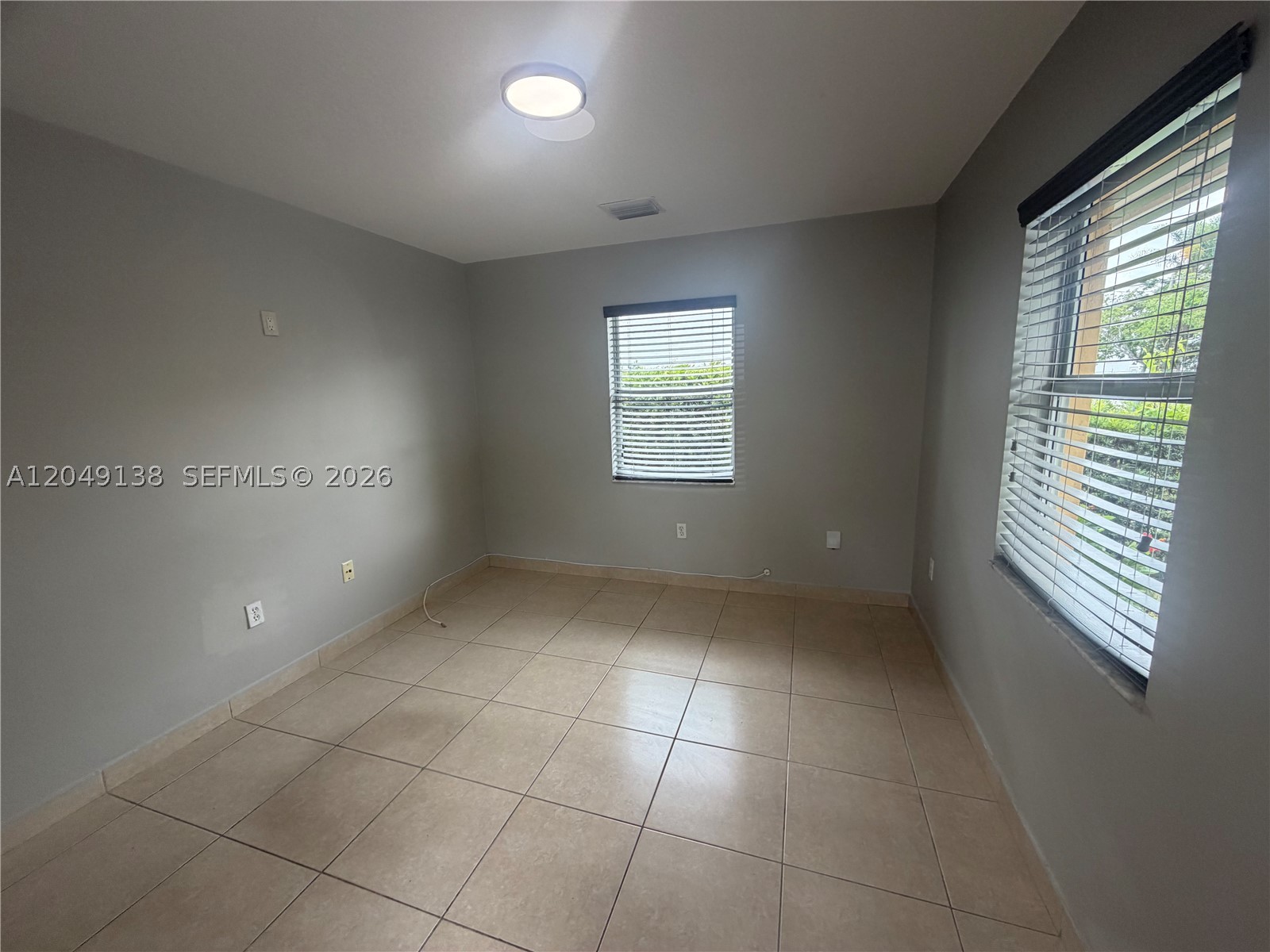 A12049138 Property Photo 2