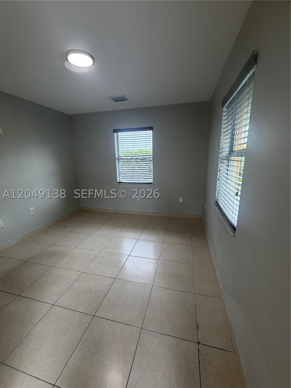 A12049138 Property Photo 3