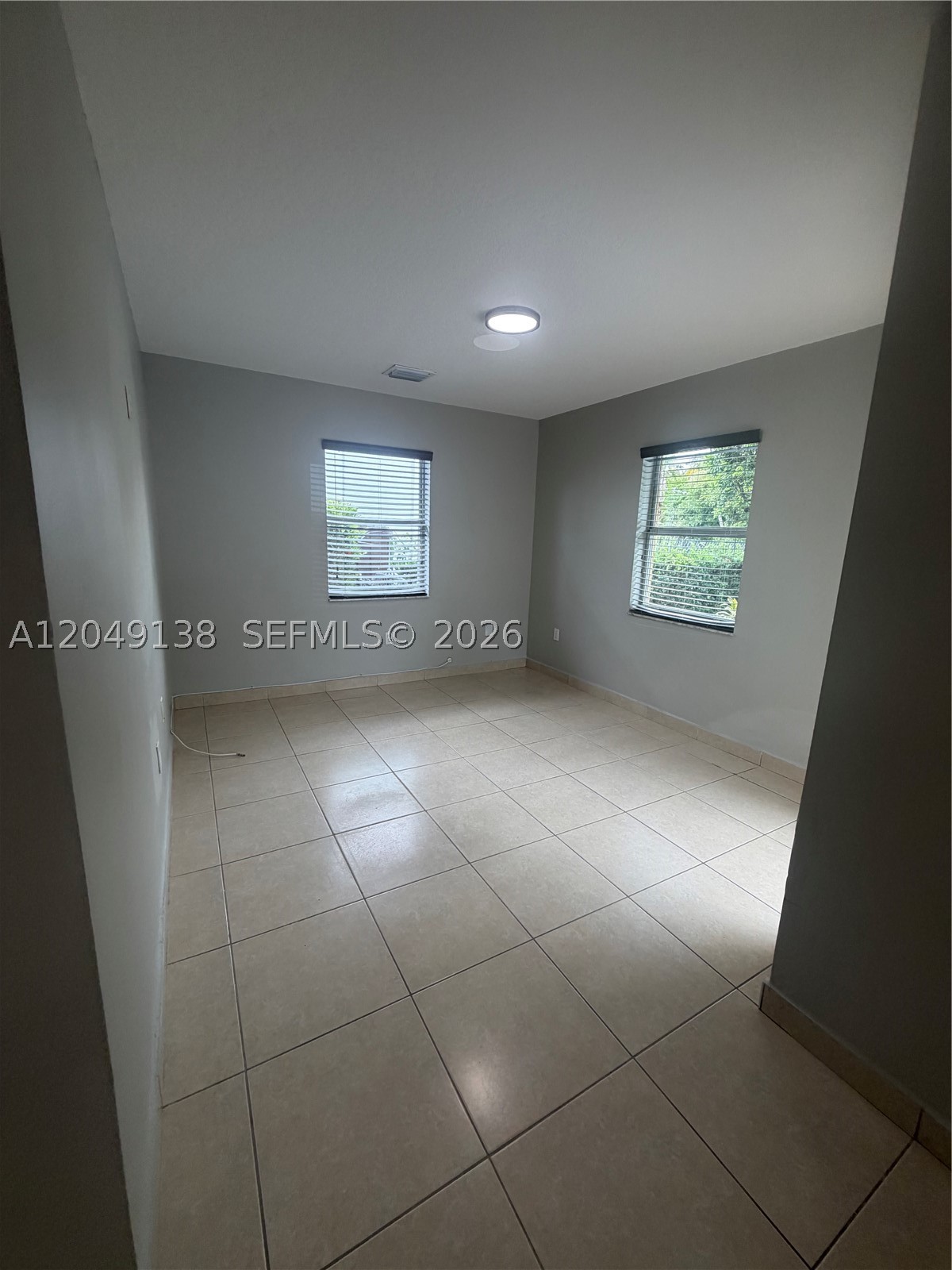 A12049138 Property Photo 4