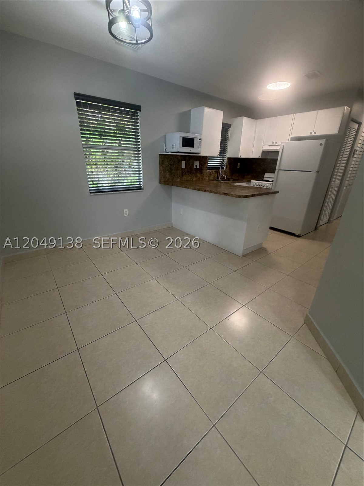 A12049138 Property Photo 6