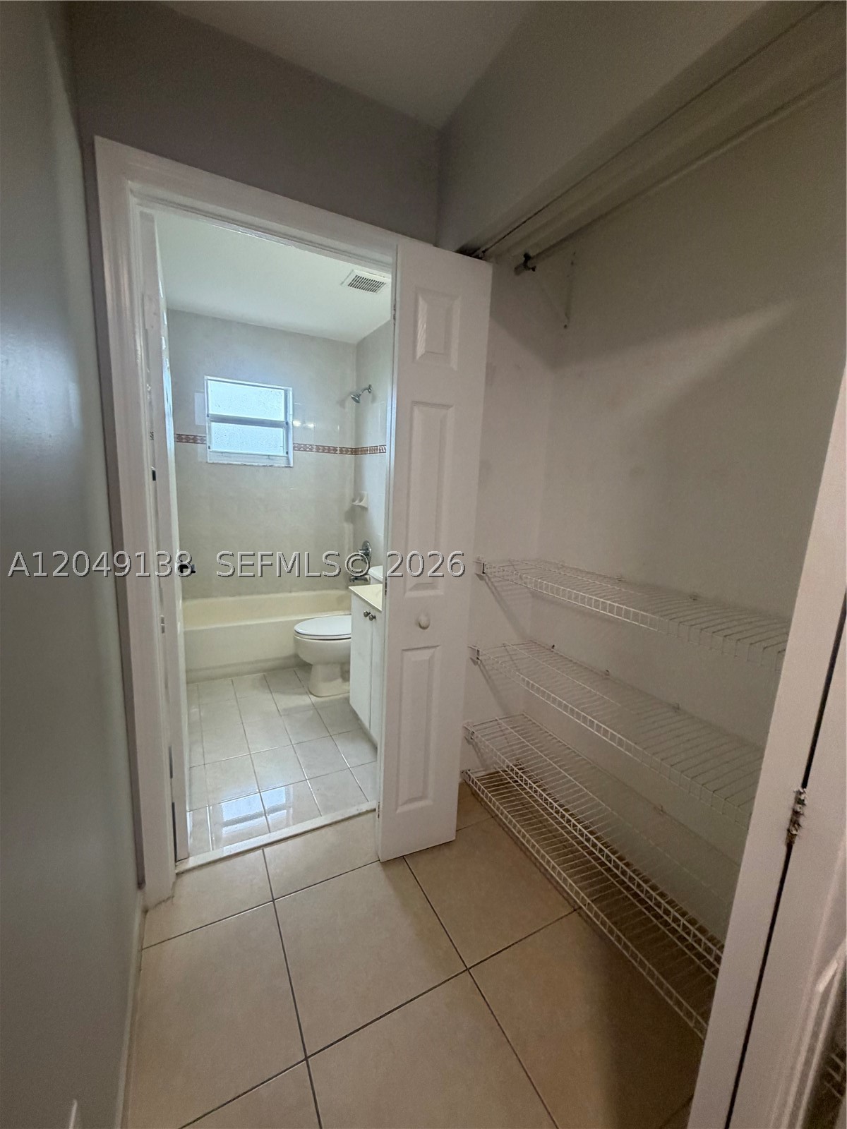 A12049138 Property Photo 8